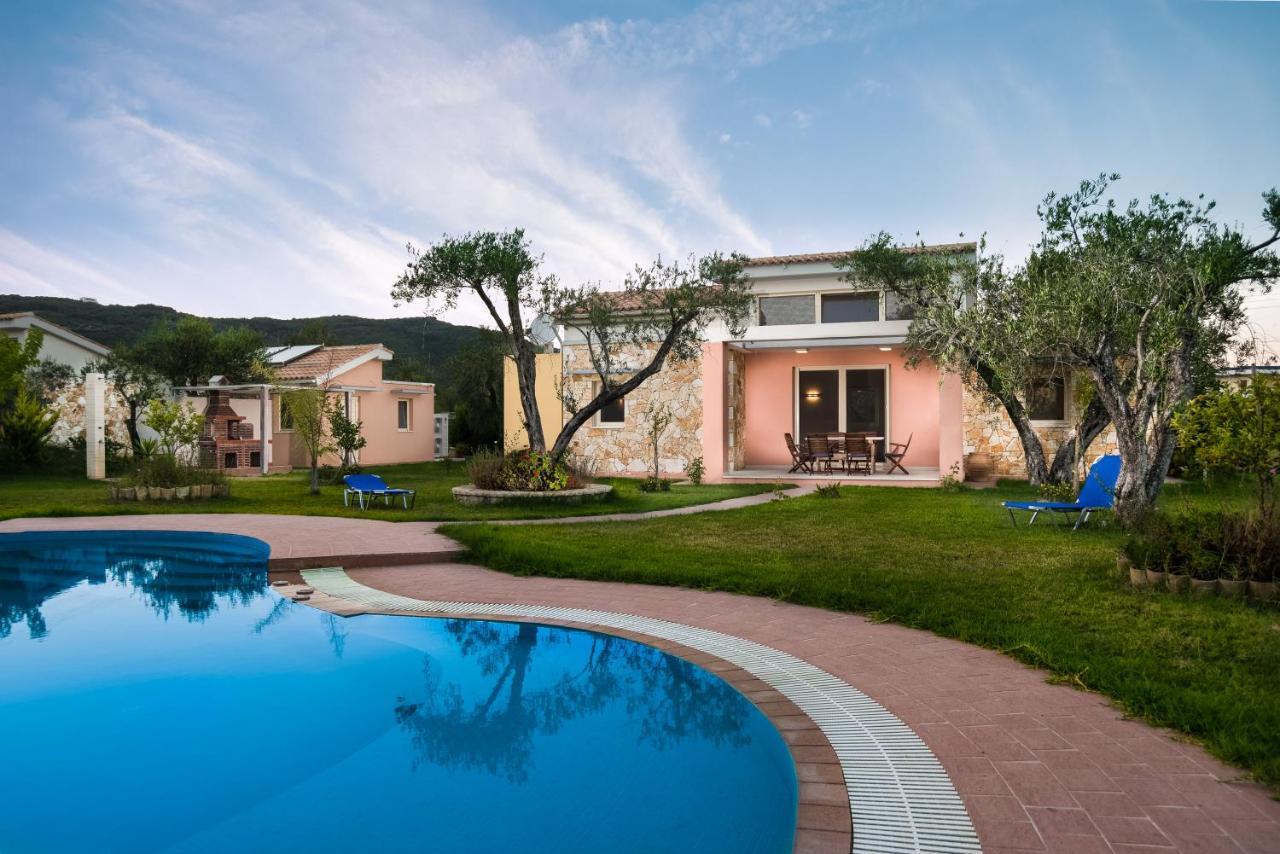 Three Stars Luxury Villas Μωραΐτικα Εξωτερικό φωτογραφία