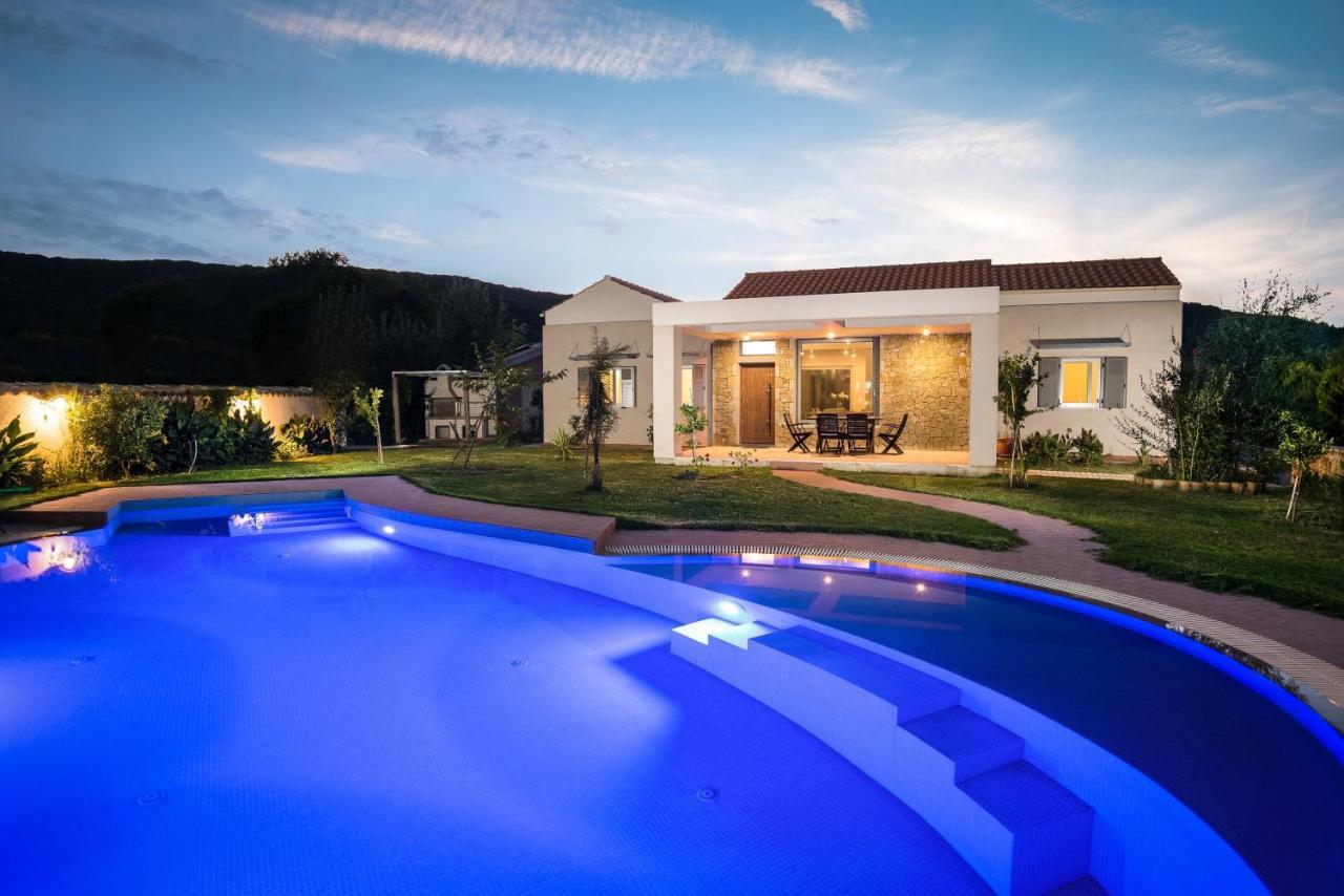 Three Stars Luxury Villas Μωραΐτικα Εξωτερικό φωτογραφία